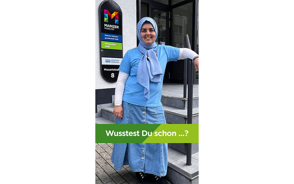 Wusstest du schon-Titelbild, Frau vor der MM